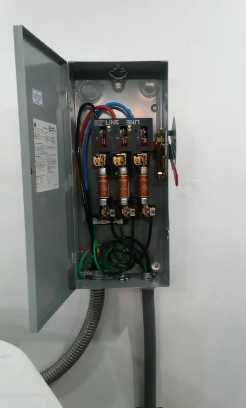 Three-phase disconnect switch installed for Electrical Wiring & Rewiring in Leesville